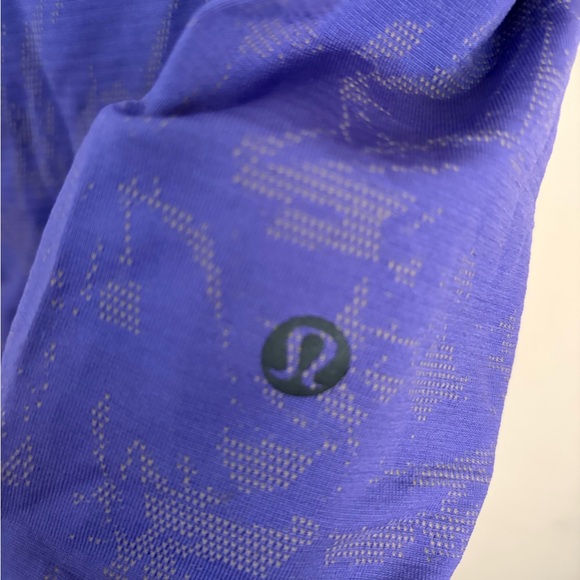 lululemon athletica Blue Men's Short Sleeve Tee - Picture 4 of 6